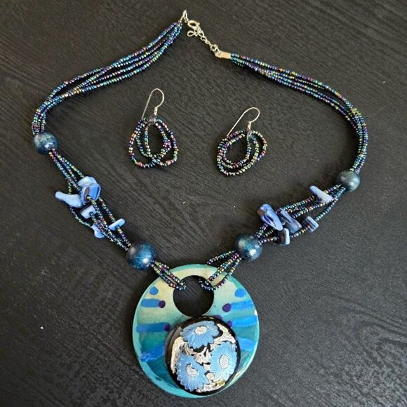 Jewelry - Beautiful shell and beaded necklace and earrings set